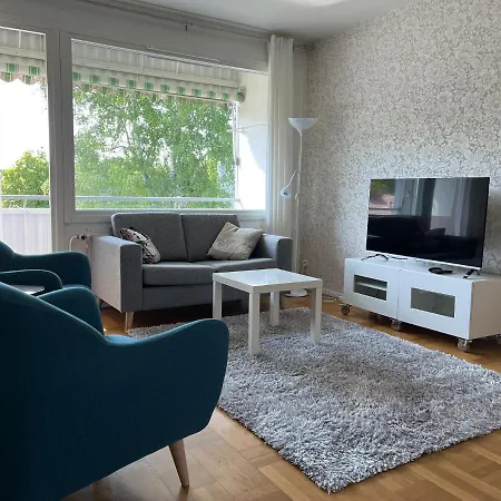 Apartment Kompakti Kolmio Hyvaellae Sijainnilla *