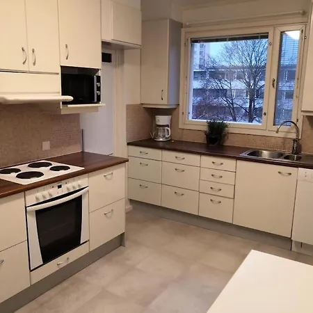 Kompakti Kolmio Hyvaellae Sijainnilla Turku